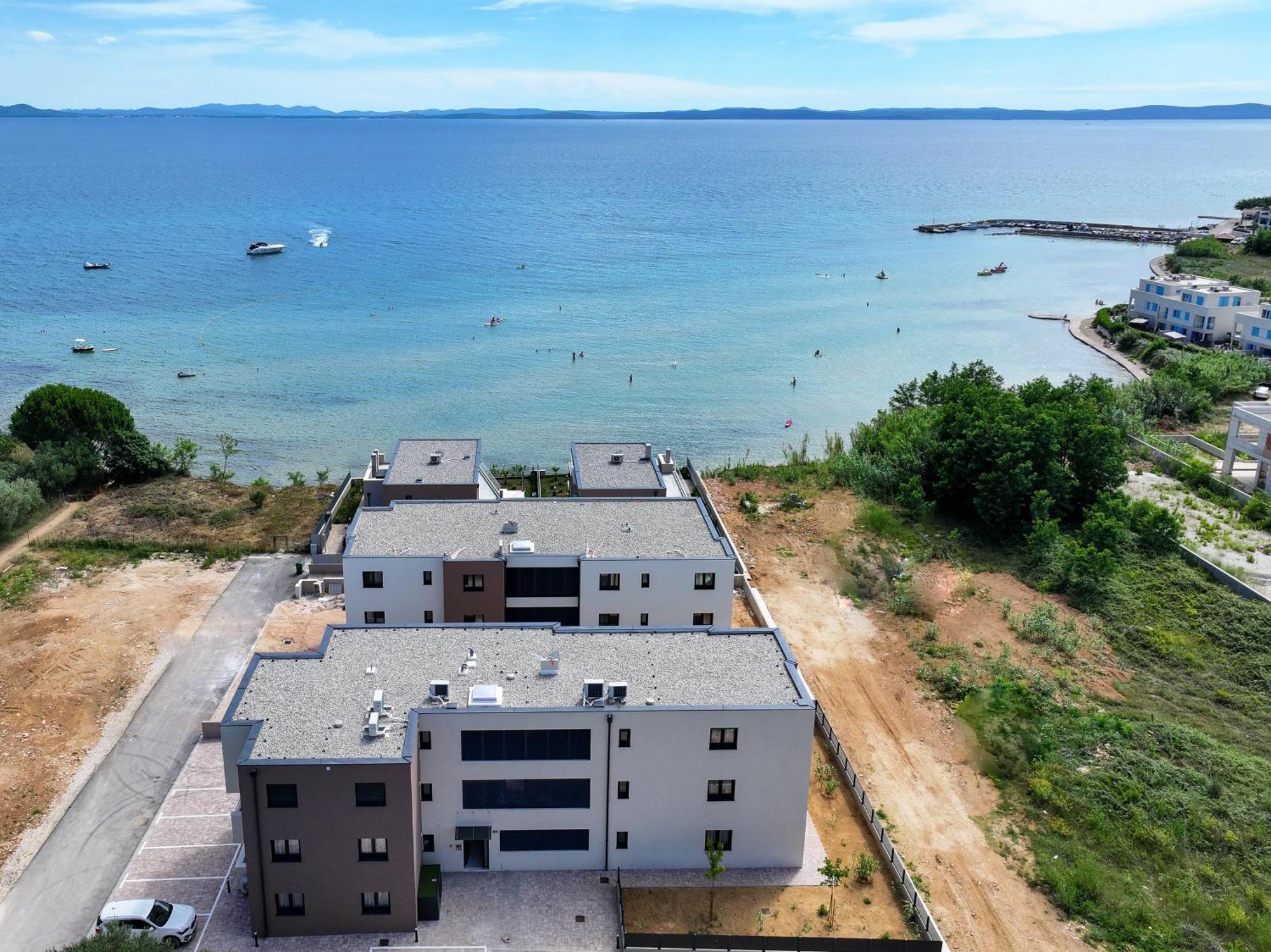 Deluxe Apartments Privlaka On The Sand Bagian luar foto