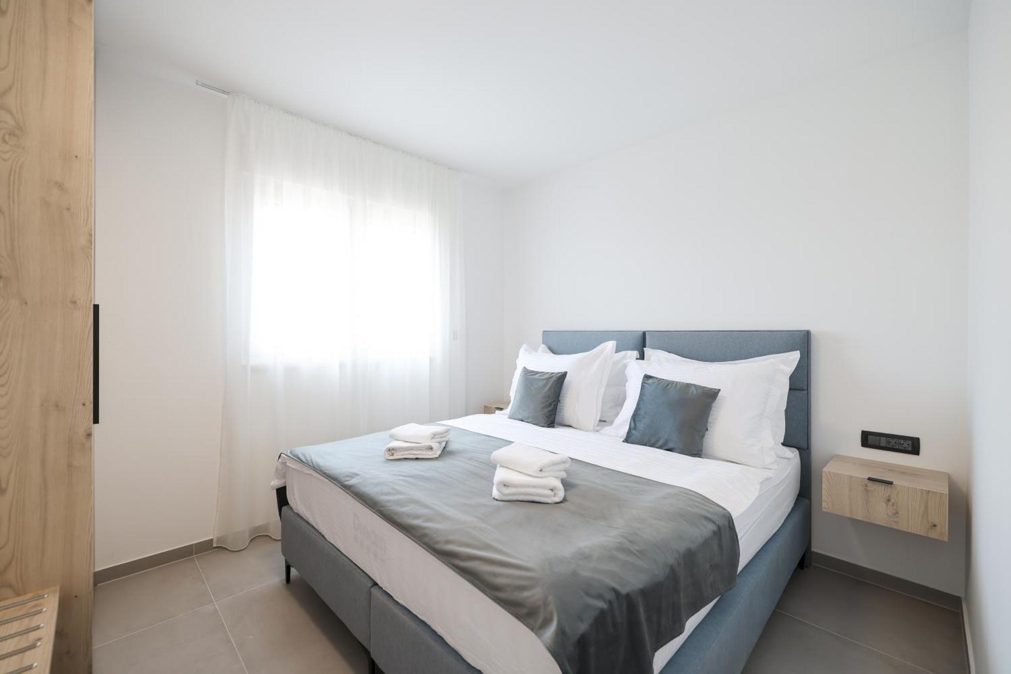 Deluxe Apartments Privlaka On The Sand Bagian luar foto