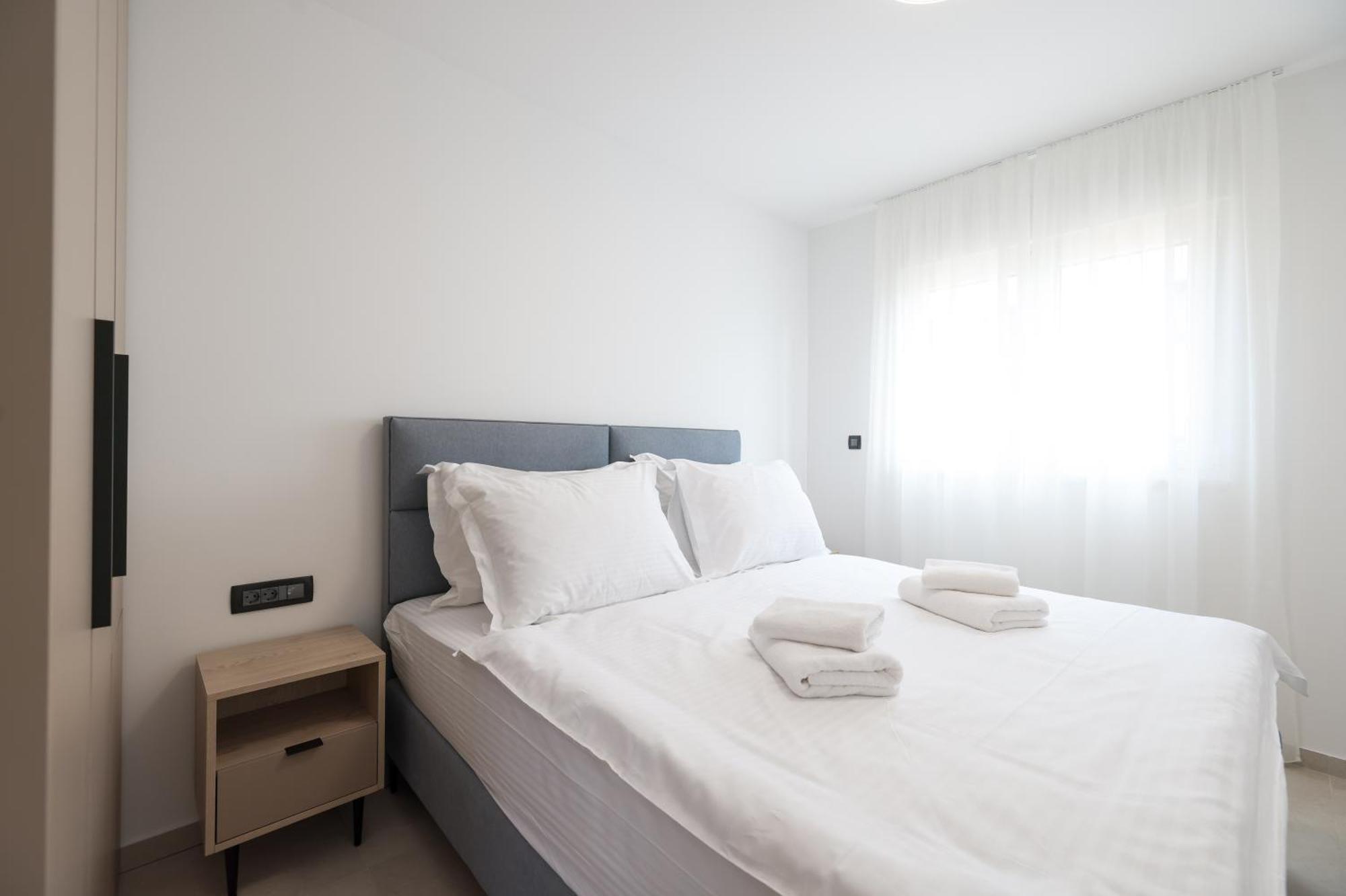 Deluxe Apartments Privlaka On The Sand Bagian luar foto